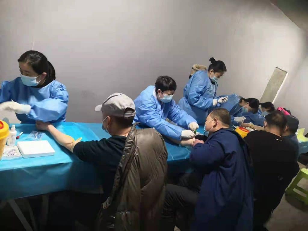沙区西山市场监督管理所主动联系为市场经营商户进行体检办理更新健康证插图 沙区西山市场监督管理所主动联系为市场经营商户进行体检办理更新健康证插图